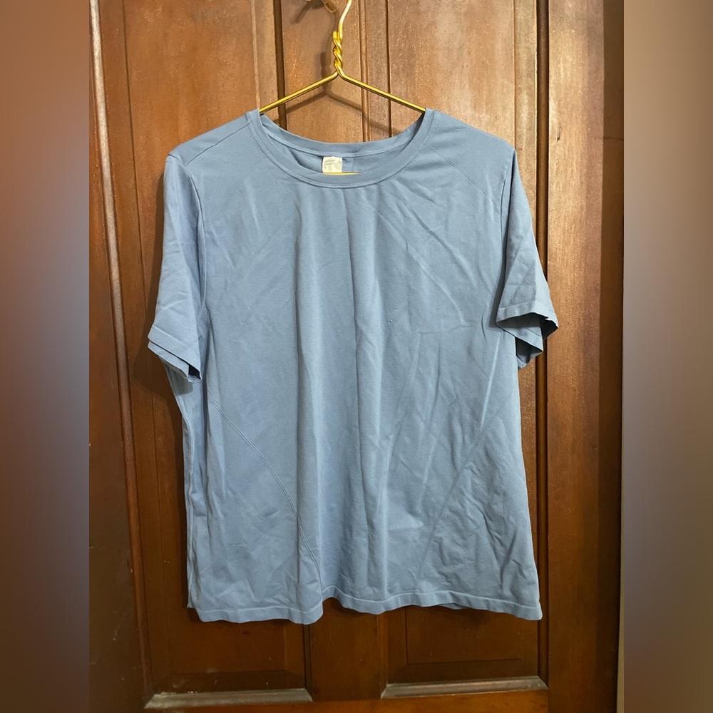 Fabletics women's size XXL short sleeve blue athletic top